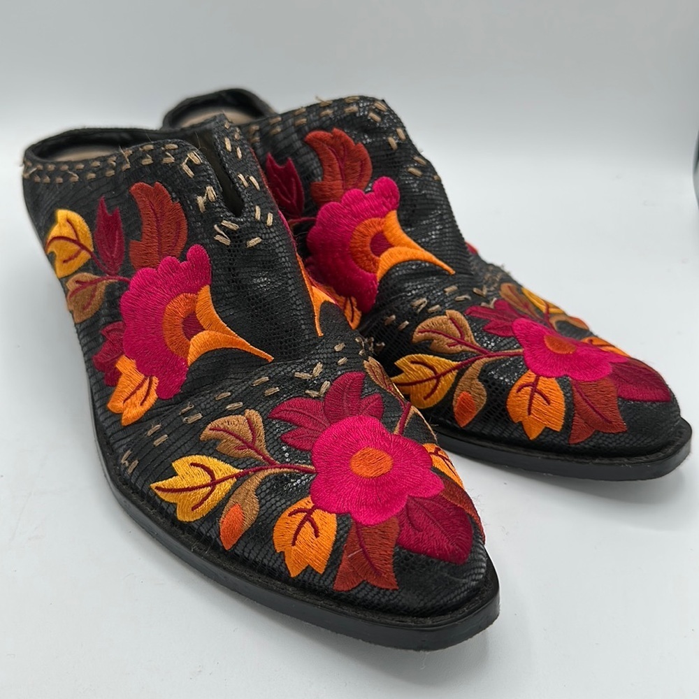 J. Reneé Stampede floral embroidered mules, size 7M